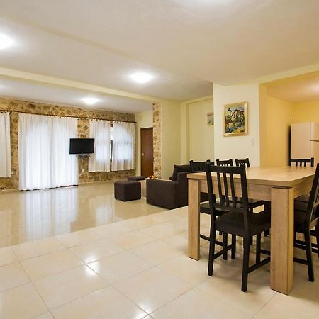 Petrini Spiti Villa ปีร์กาดิเกีย ภายนอก รูปภาพ