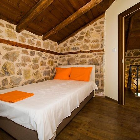 Petrini Spiti Villa ปีร์กาดิเกีย ภายนอก รูปภาพ