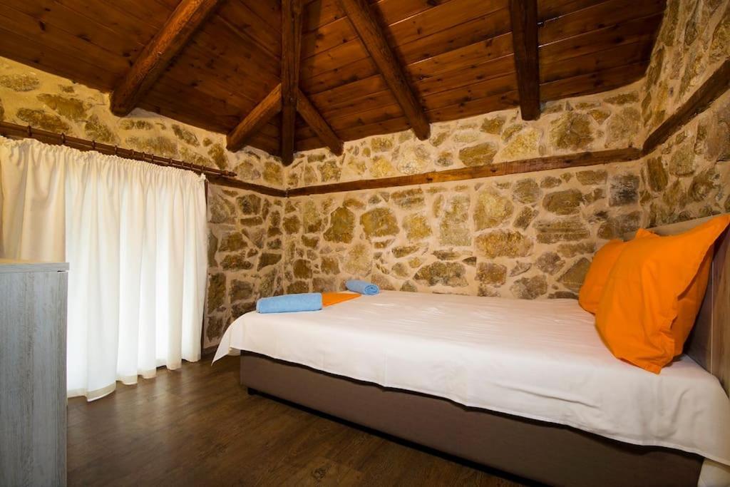 Petrini Spiti Villa ปีร์กาดิเกีย ภายนอก รูปภาพ