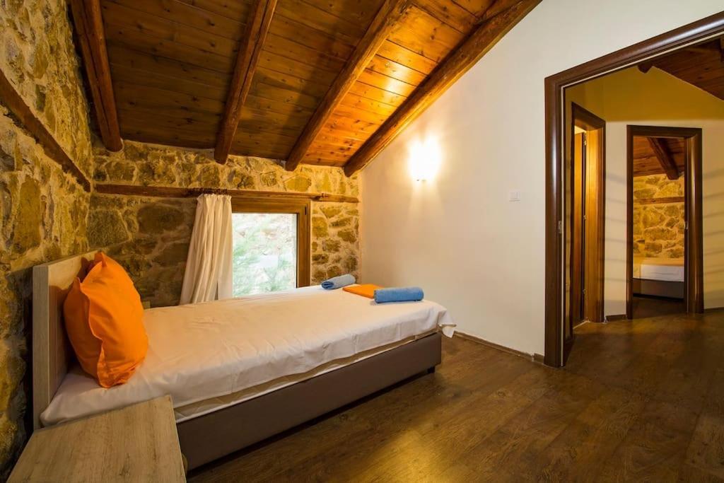 Petrini Spiti Villa ปีร์กาดิเกีย ภายนอก รูปภาพ