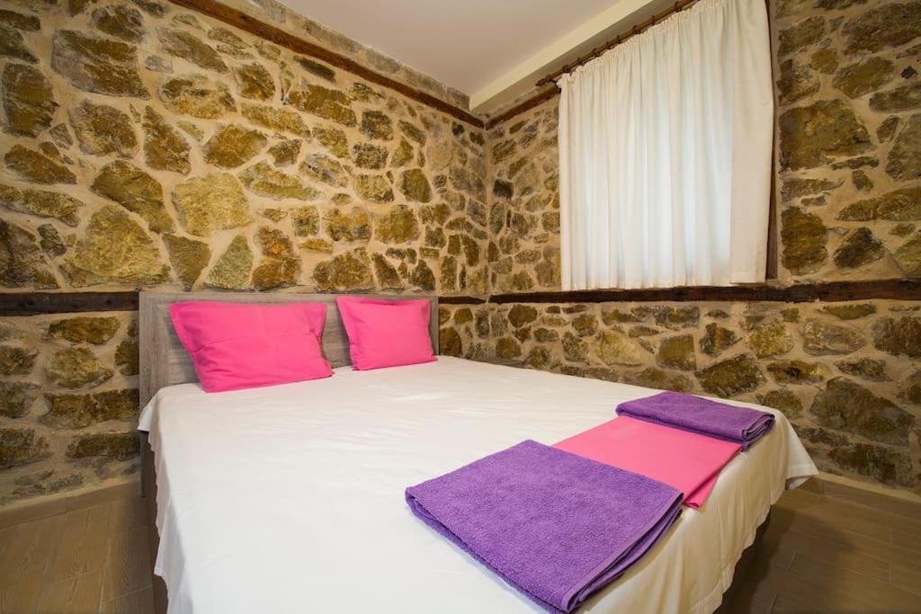 Petrini Spiti Villa ปีร์กาดิเกีย ภายนอก รูปภาพ