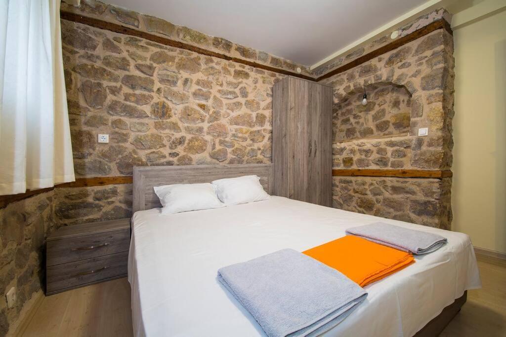 Petrini Spiti Villa ปีร์กาดิเกีย ภายนอก รูปภาพ