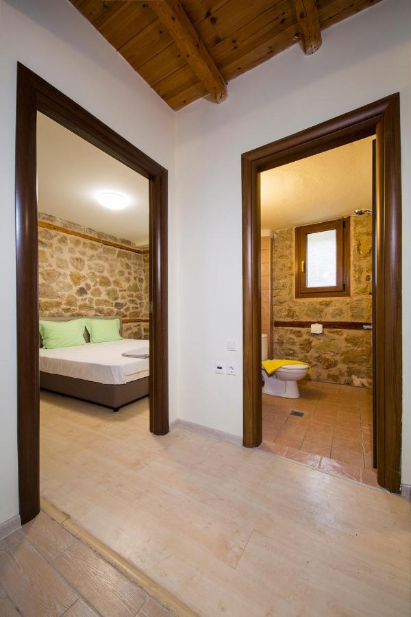 Petrini Spiti Villa ปีร์กาดิเกีย ภายนอก รูปภาพ
