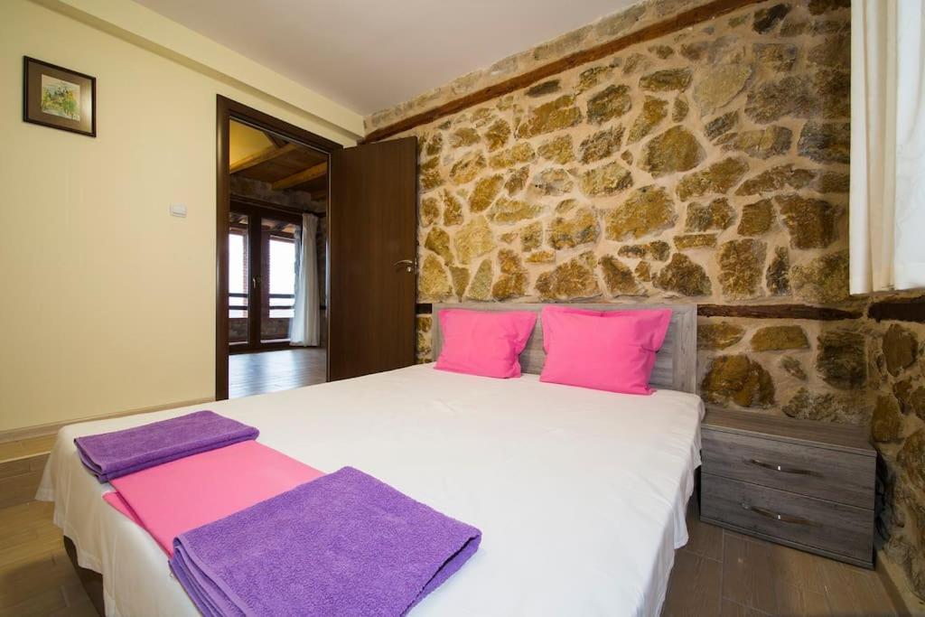 Petrini Spiti Villa ปีร์กาดิเกีย ภายนอก รูปภาพ