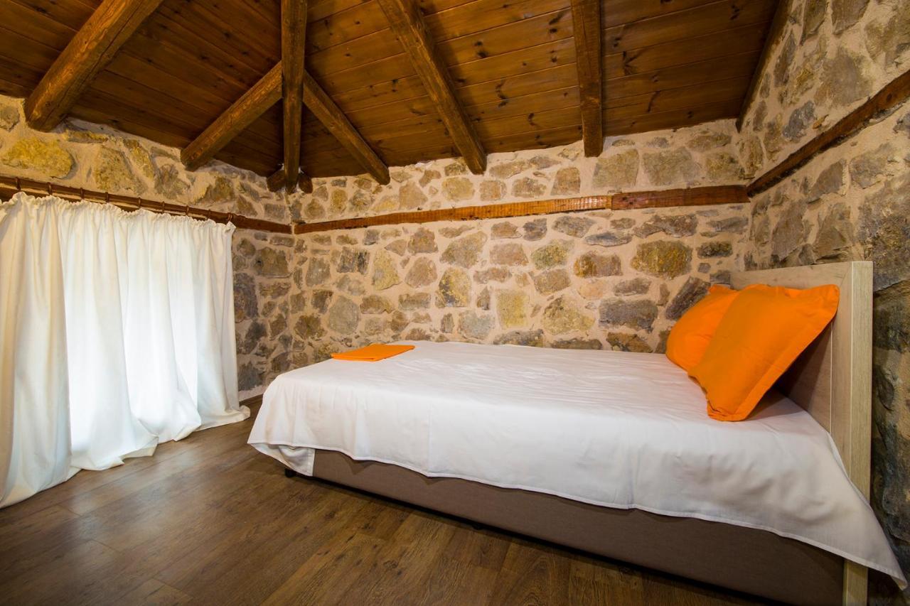 Petrini Spiti Villa ปีร์กาดิเกีย ภายนอก รูปภาพ