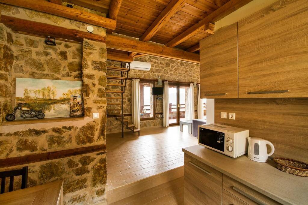 Petrini Spiti Villa ปีร์กาดิเกีย ภายนอก รูปภาพ