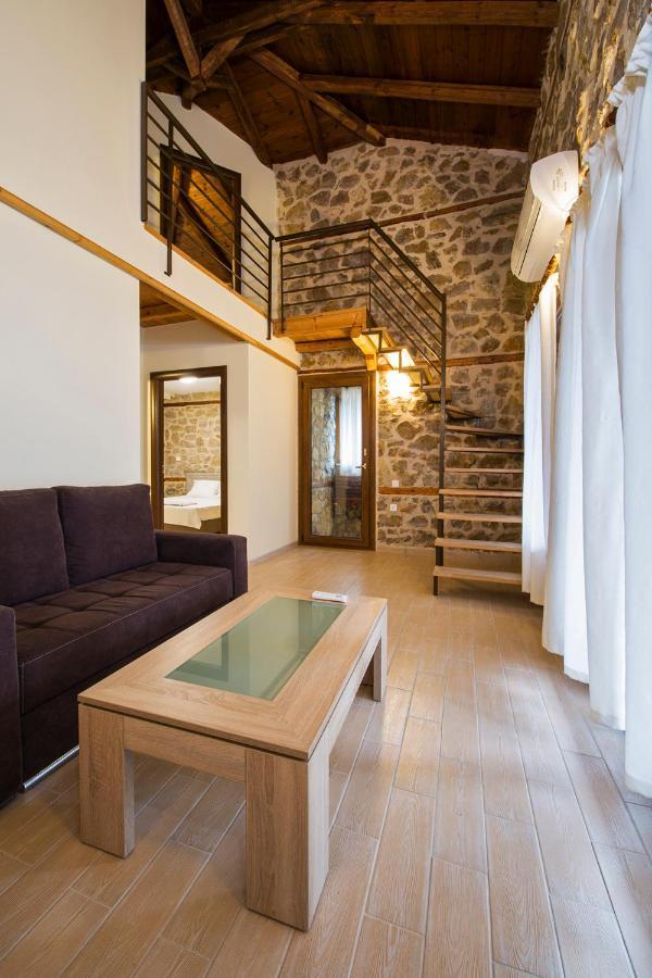 Petrini Spiti Villa ปีร์กาดิเกีย ภายนอก รูปภาพ