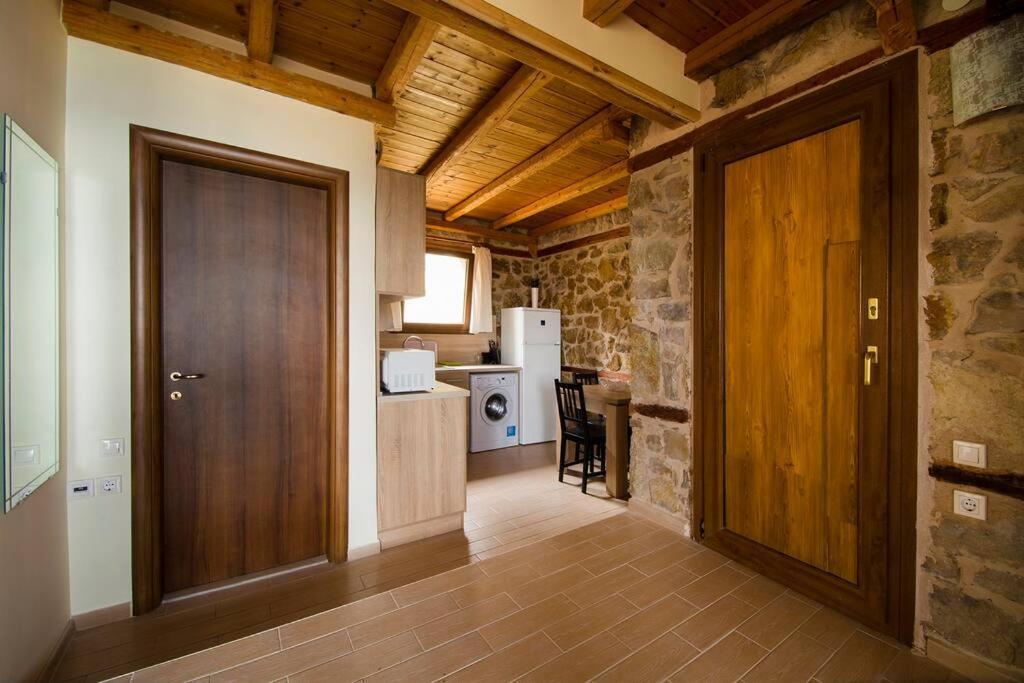 Petrini Spiti Villa ปีร์กาดิเกีย ภายนอก รูปภาพ
