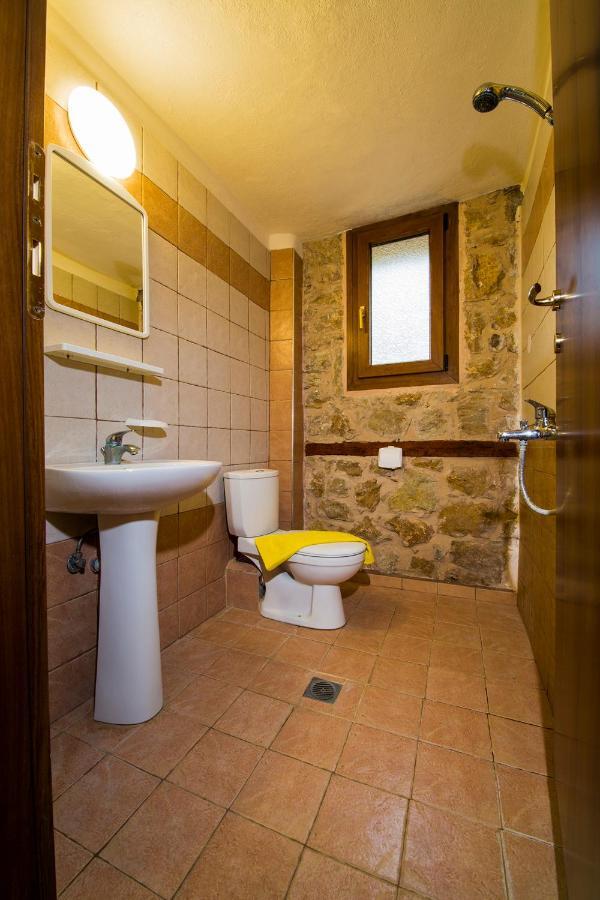 Petrini Spiti Villa ปีร์กาดิเกีย ภายนอก รูปภาพ