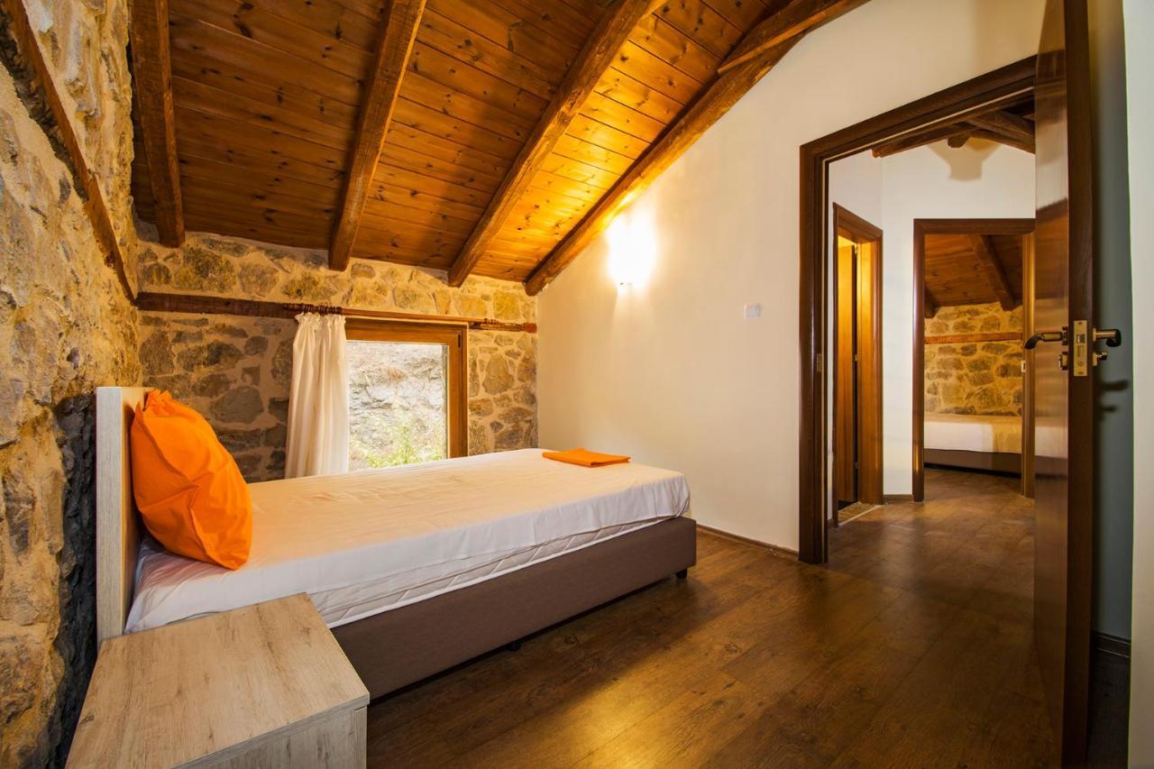 Petrini Spiti Villa ปีร์กาดิเกีย ภายนอก รูปภาพ